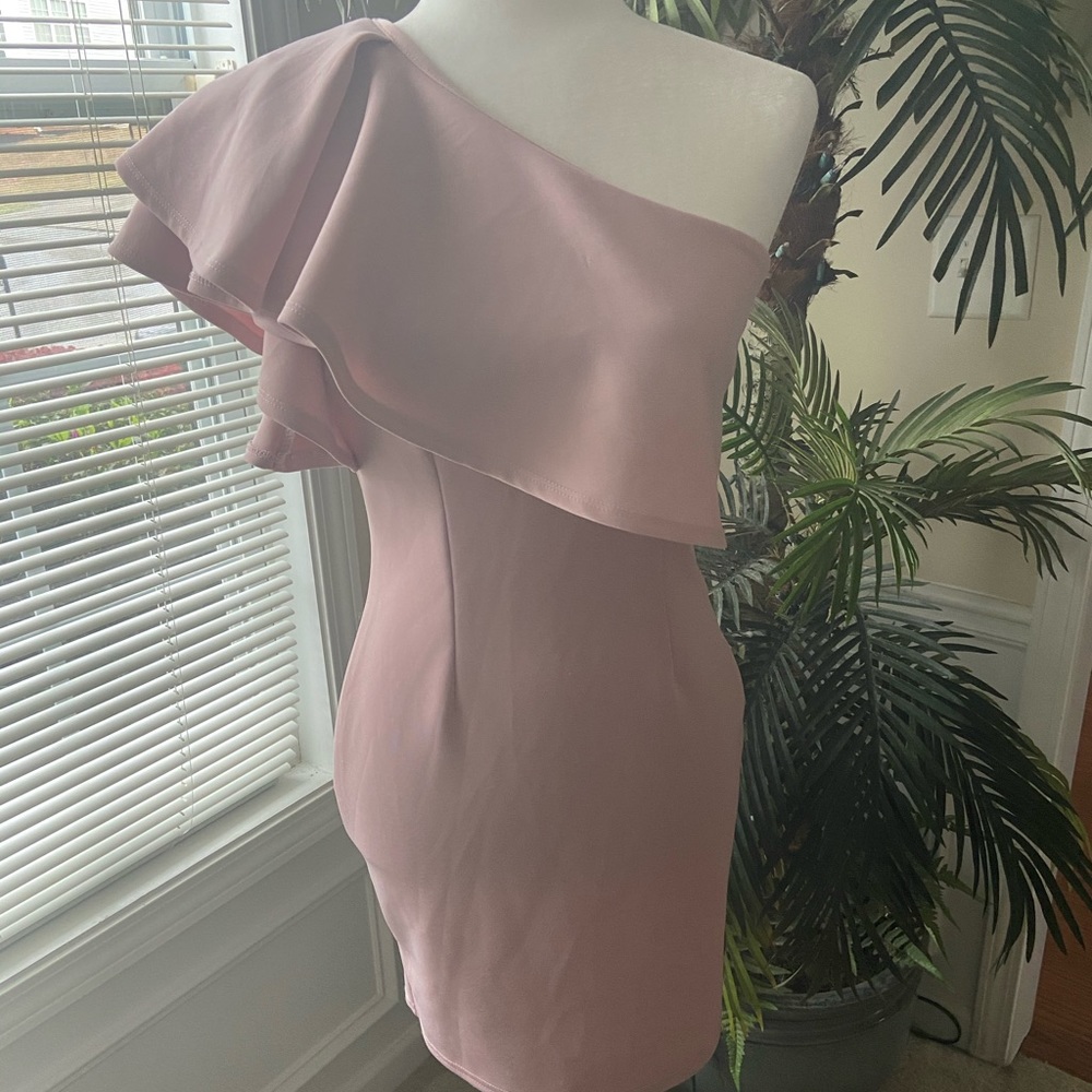 One shoulder dress